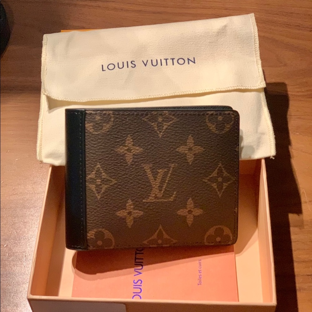 LV Louis Vuitton Men’s Wallet